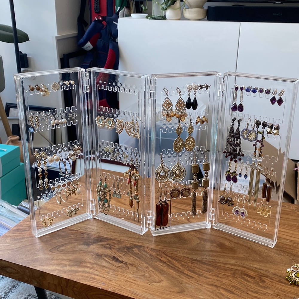 HUGE LOT OF COSTUME JEWELRY AND ACRYLIC STAND 52 EARRINGS J CREW ANTHROPOLOGIE!!